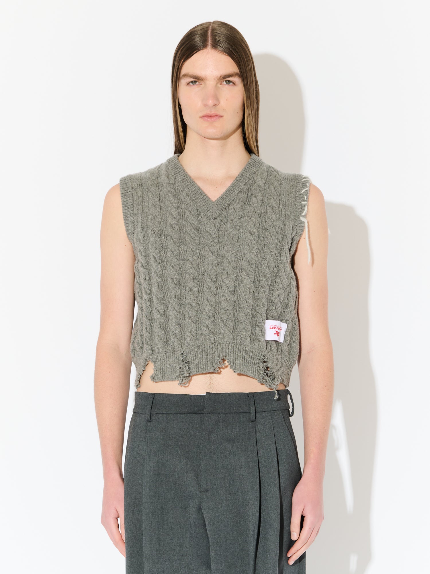 LABEL CABLE KNITTED VEST in GREY